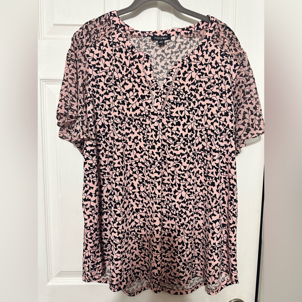Roz & Ali Light soft pink & Black Blouse
